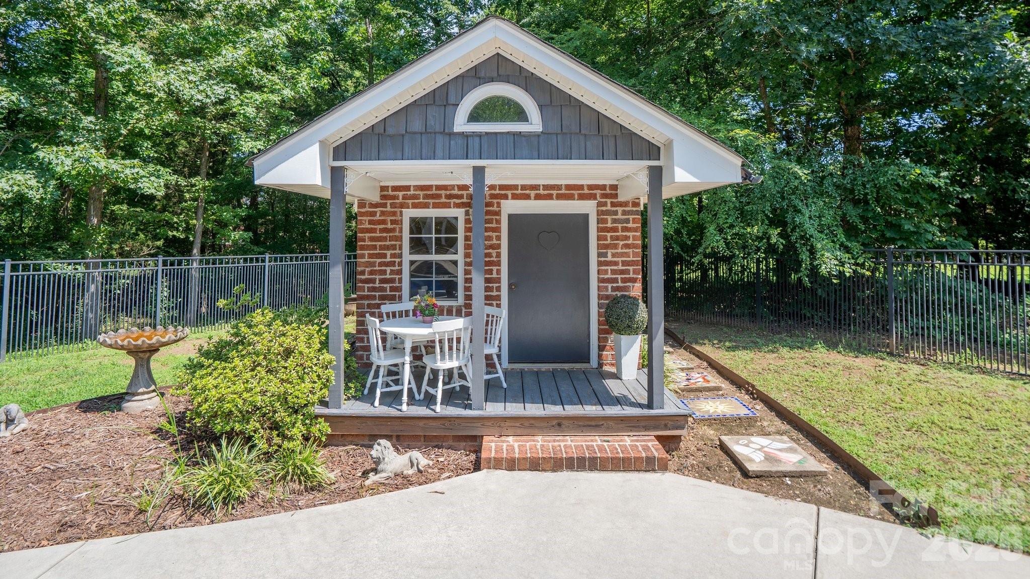 6263 Chamar Circle