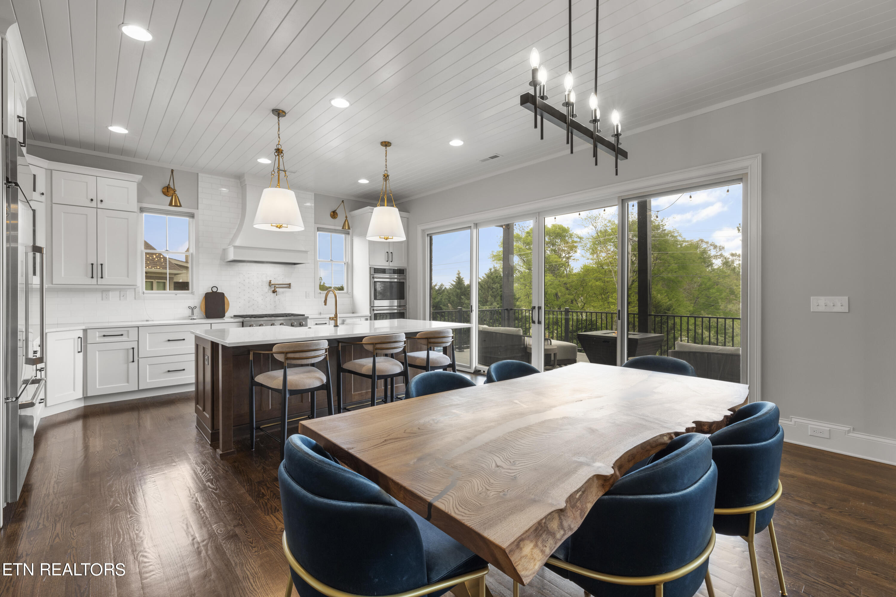 12506 Ivy Lake Drive