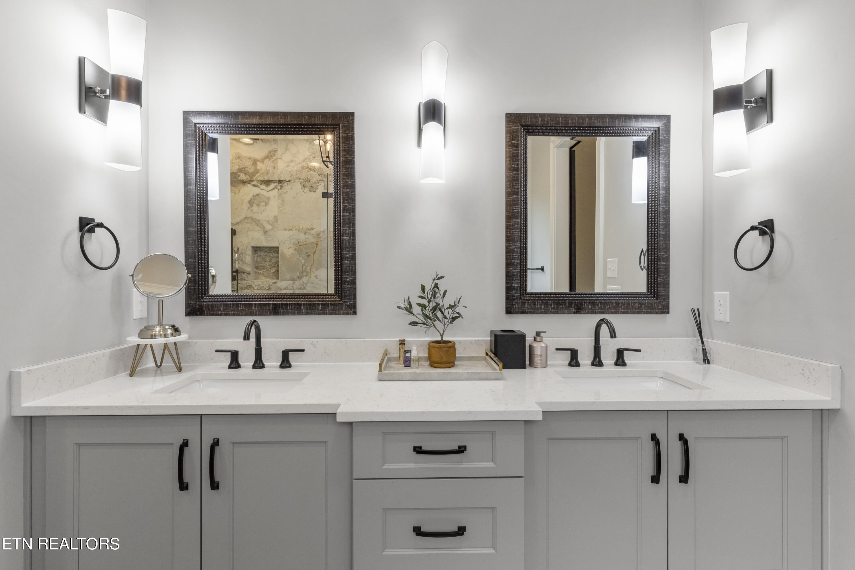 12506 Ivy Lake Drive