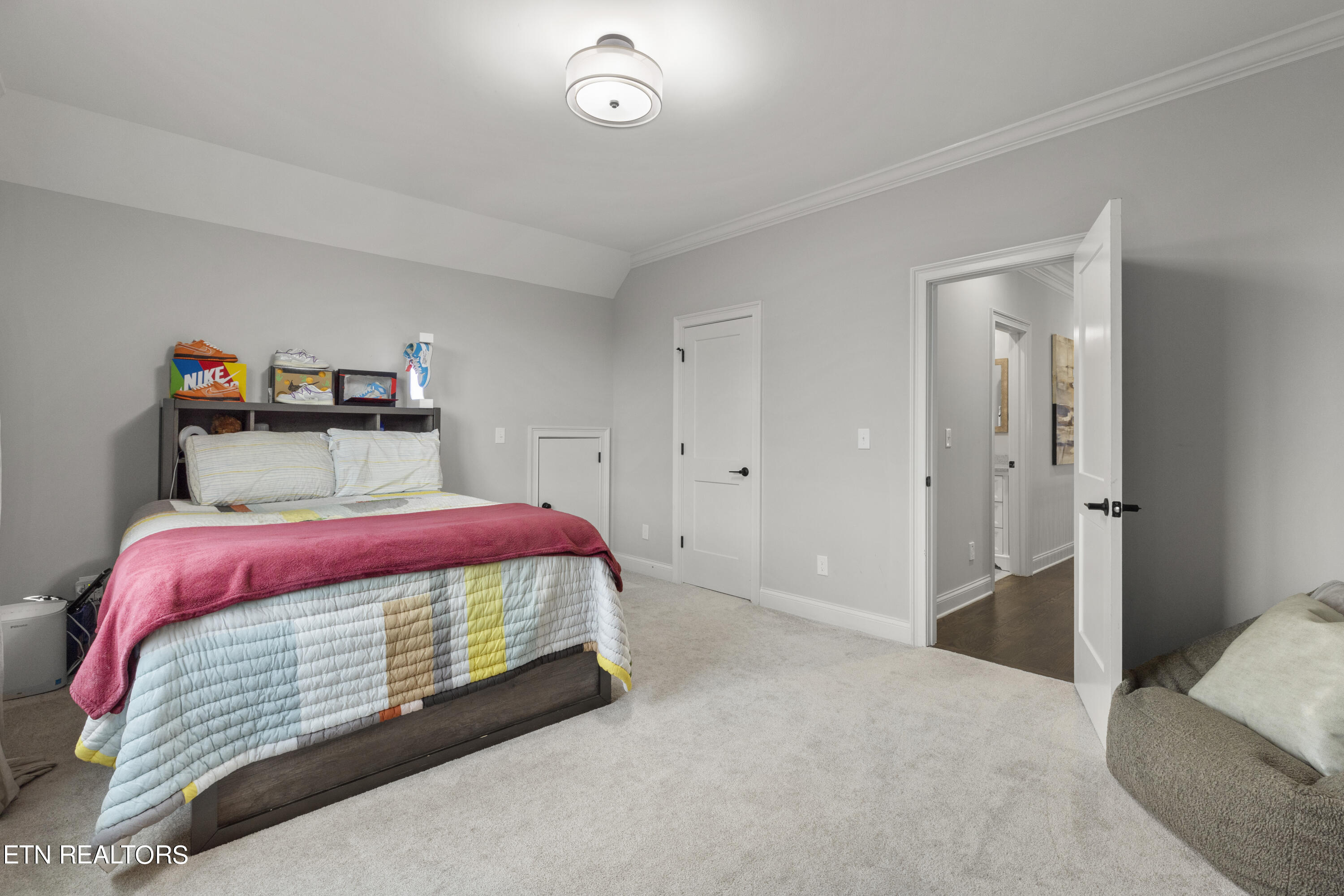 12506 Ivy Lake Drive