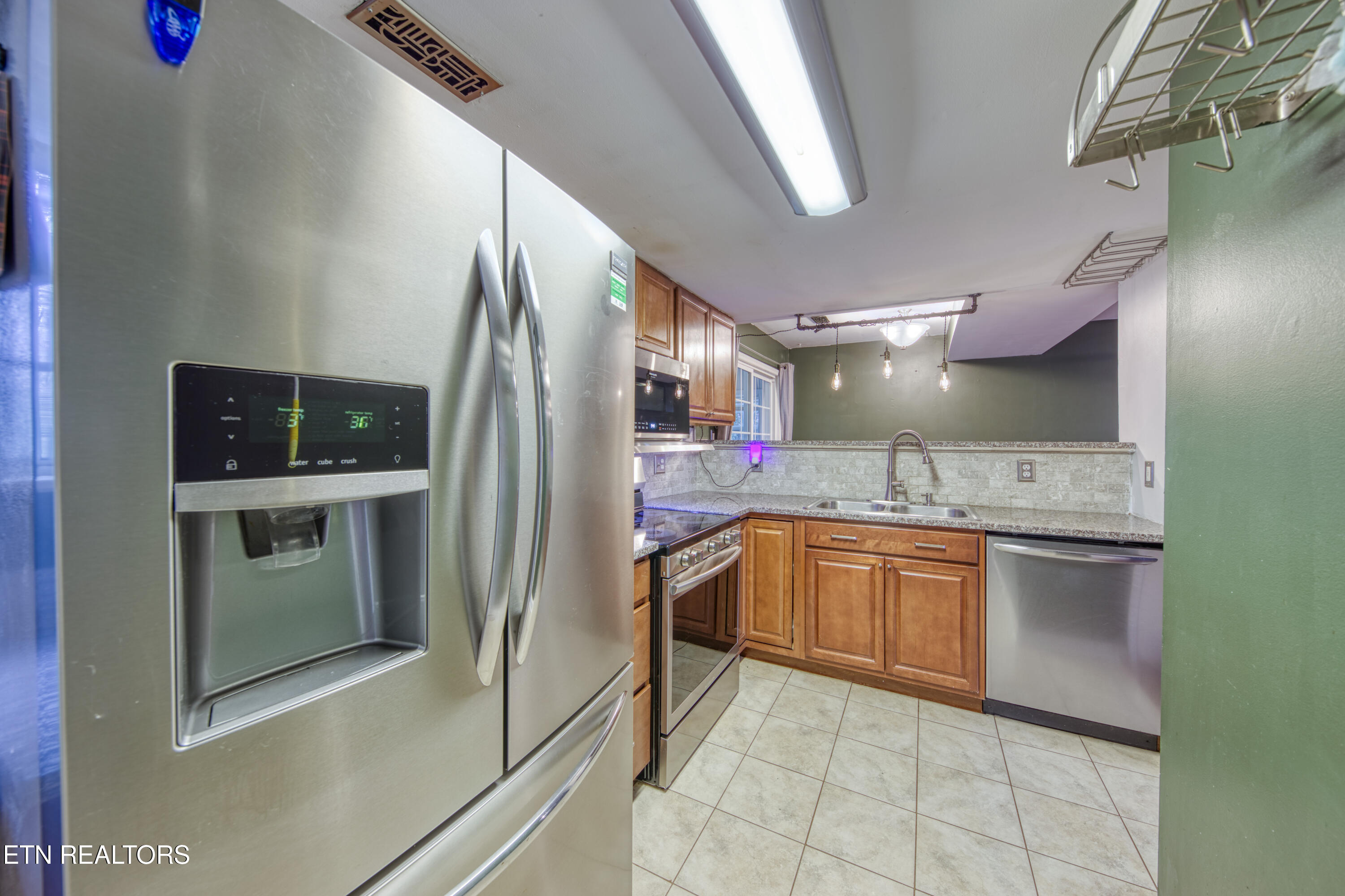 2412 Wadsworth Drive