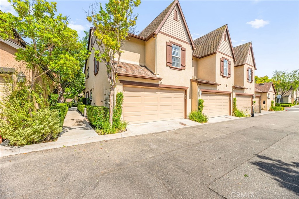 43 Three Vines Court