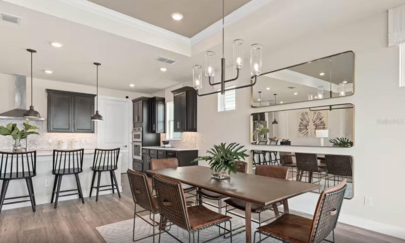 5565 FLAME VINE WAY