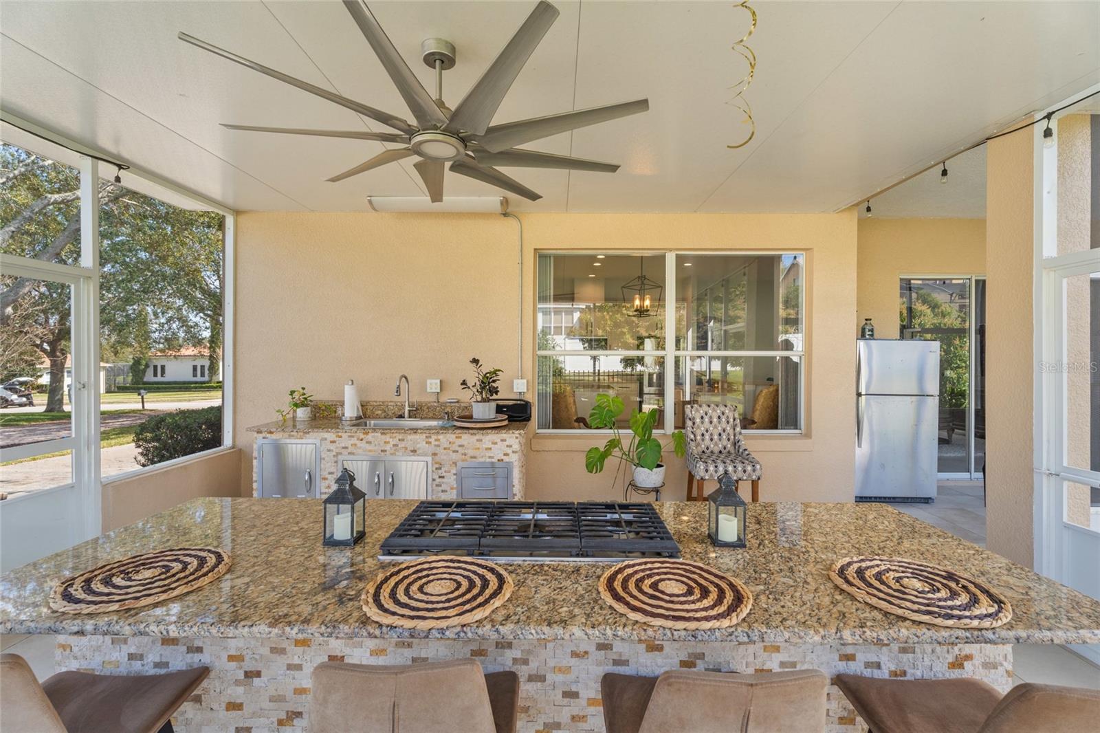 619 LARGOVISTA DR