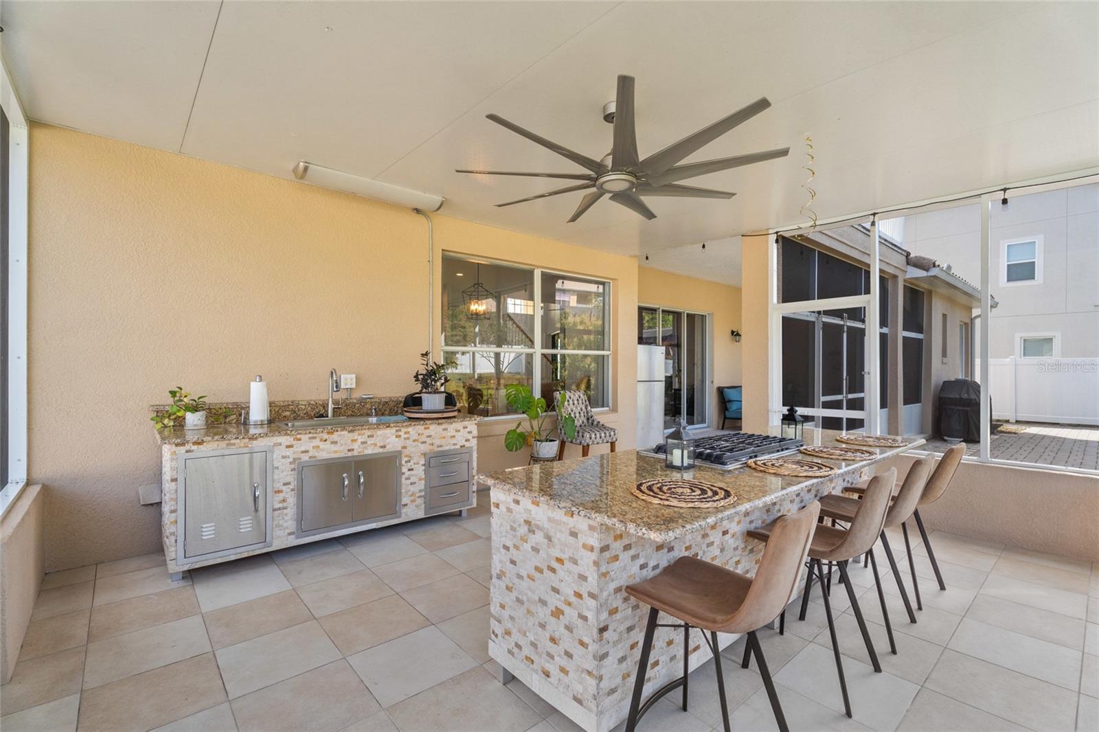 619 LARGOVISTA DR