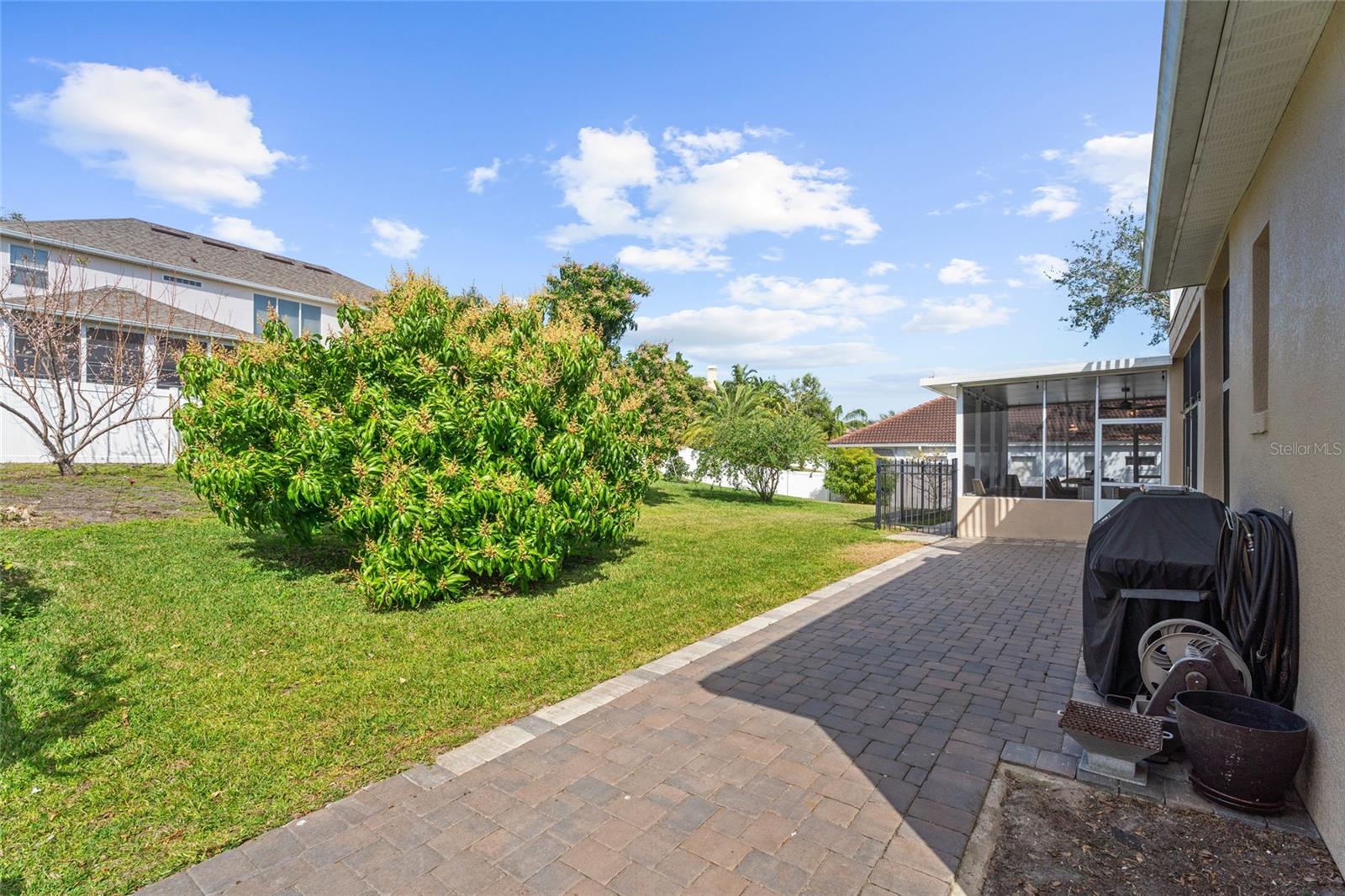 619 LARGOVISTA DR