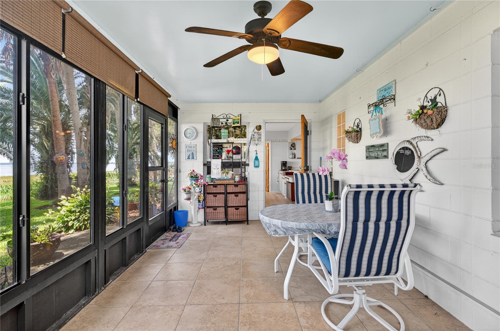 7824 LIVE OAK LN