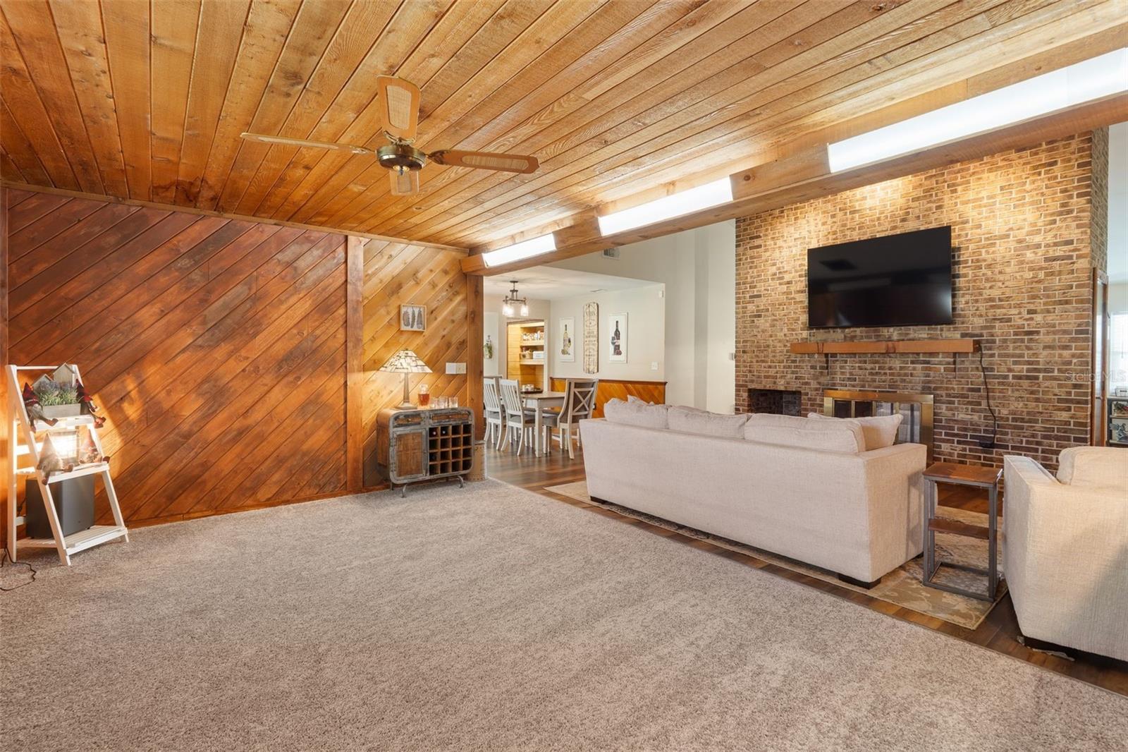 5111 FERNBROOK LN