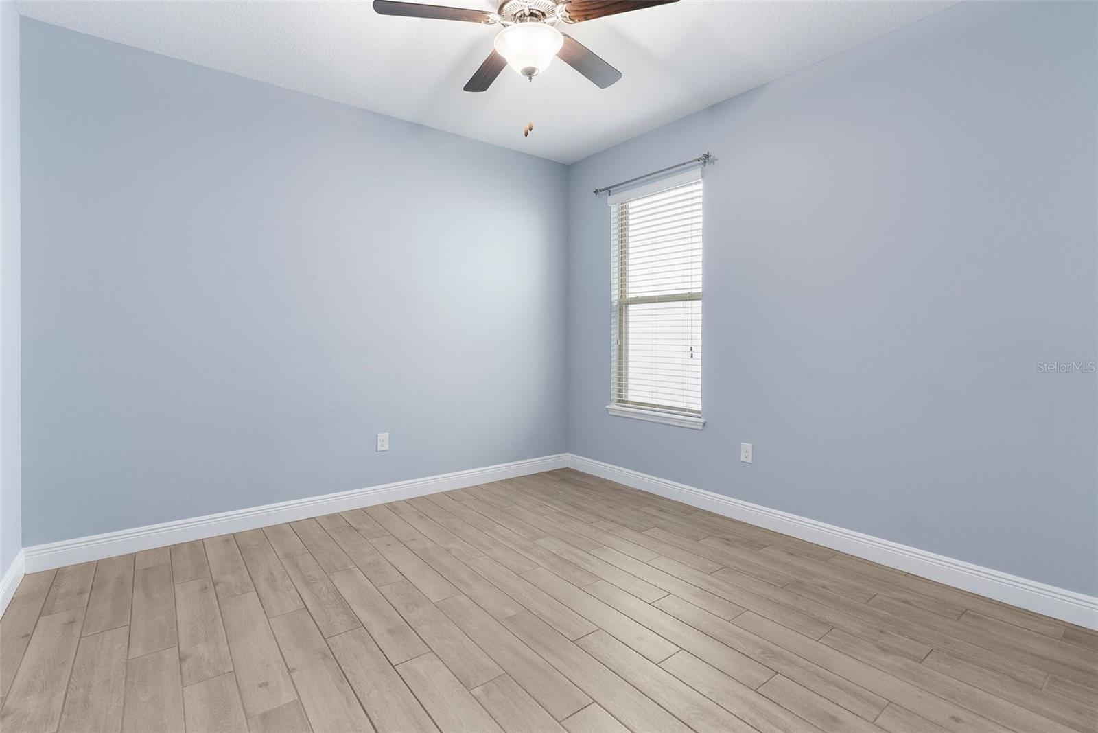 16061 BAYOU CREST DR