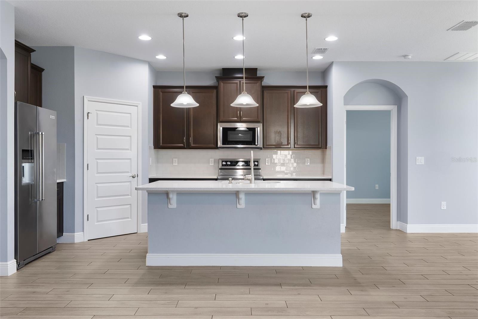 16061 BAYOU CREST DR