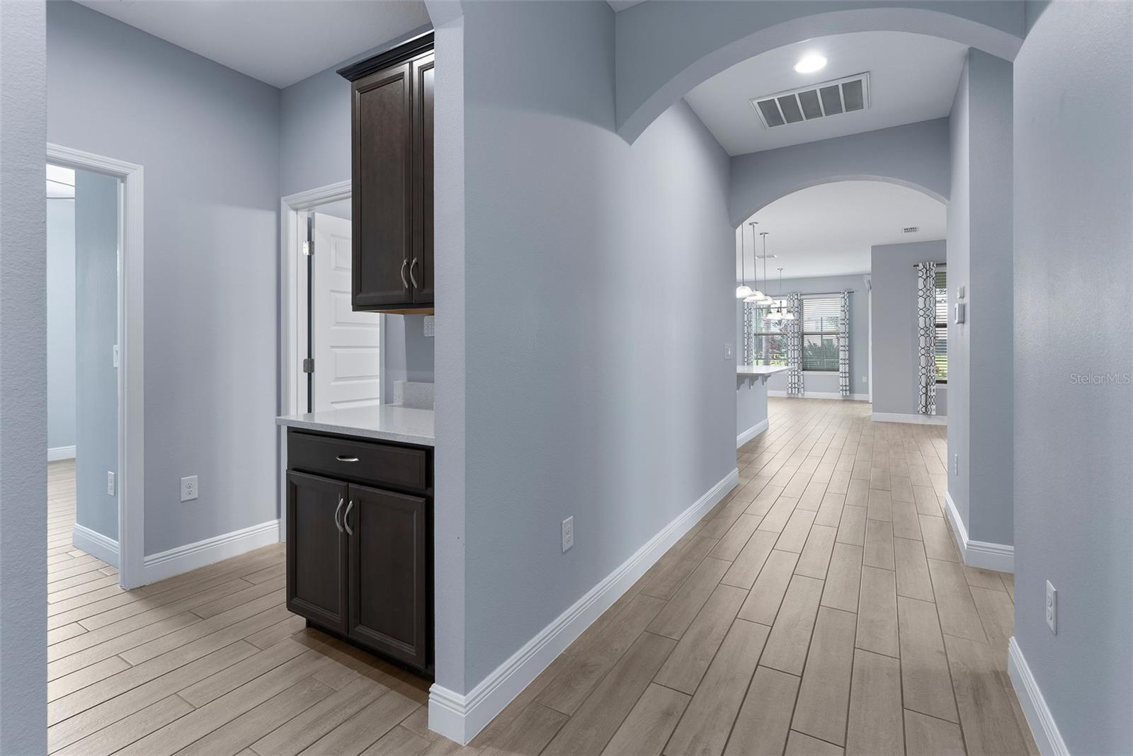 16061 BAYOU CREST DR