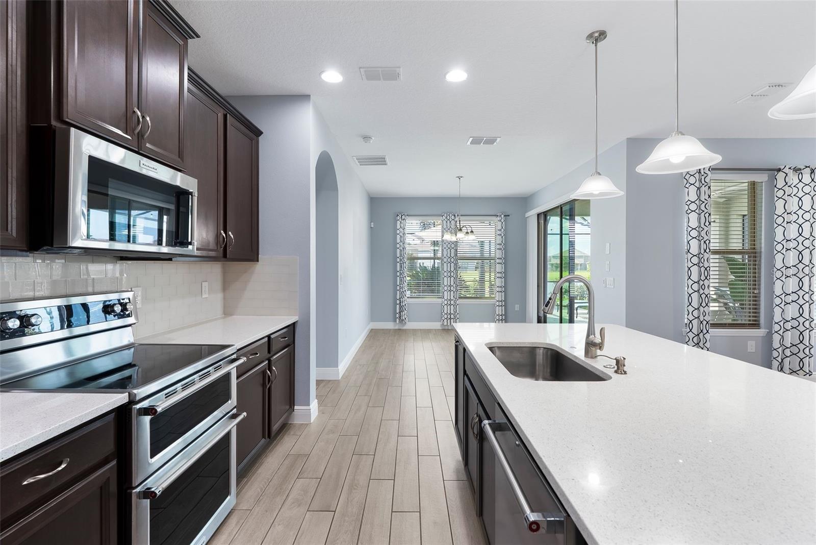 16061 BAYOU CREST DR