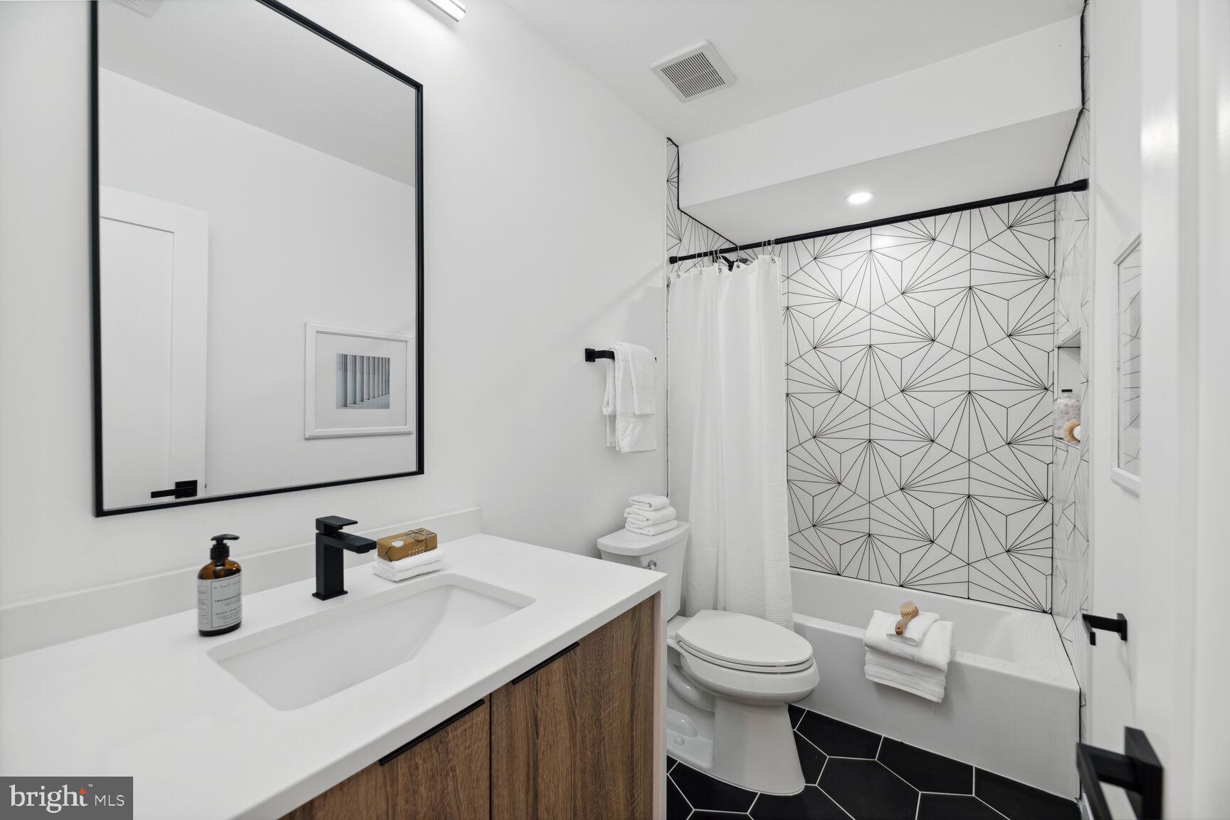 824 Marietta PLACE NW Unit: 1