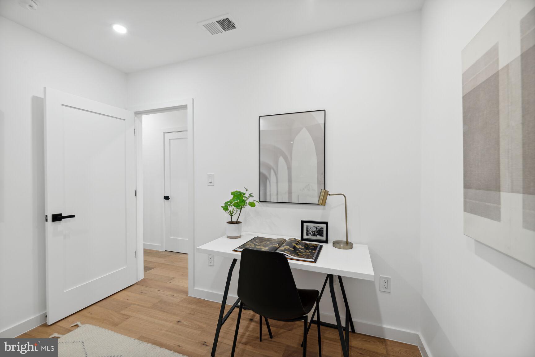 824 Marietta PLACE NW Unit: 1