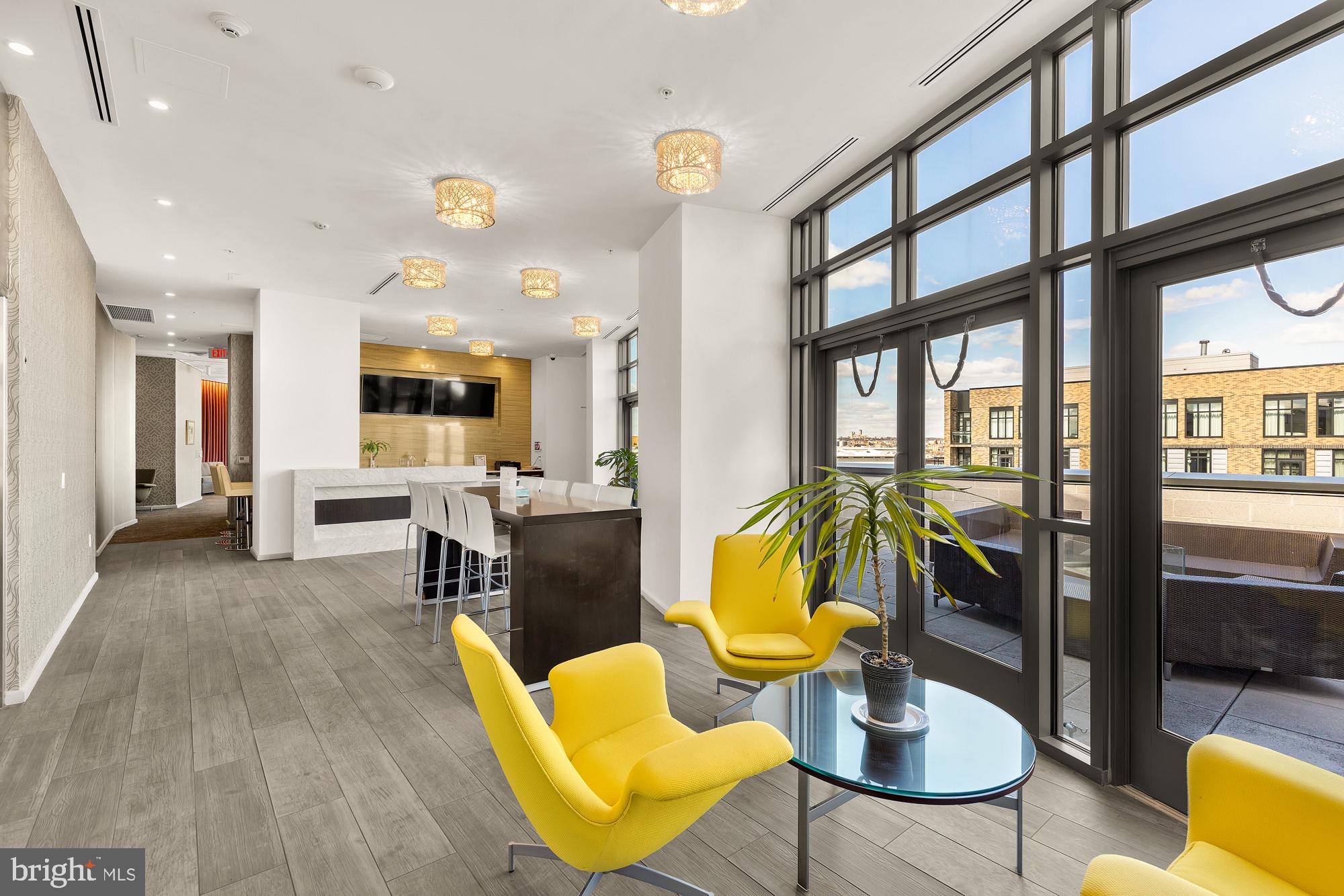 460 New York Ave NW #206