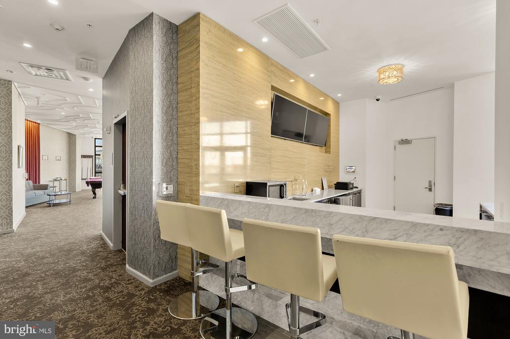 460 New York Ave NW #206