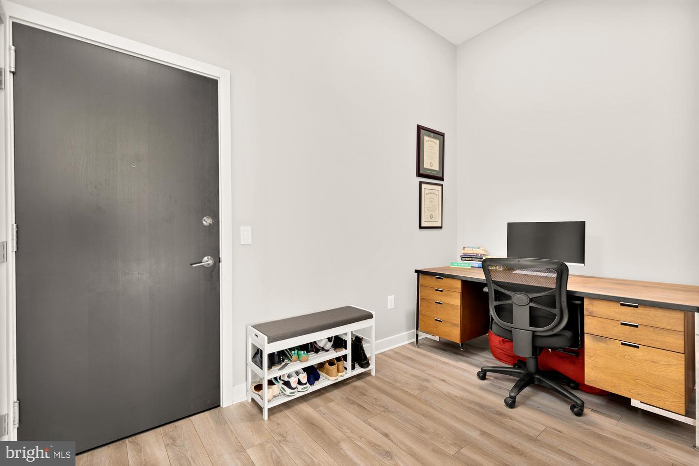 460 New York Ave NW #206