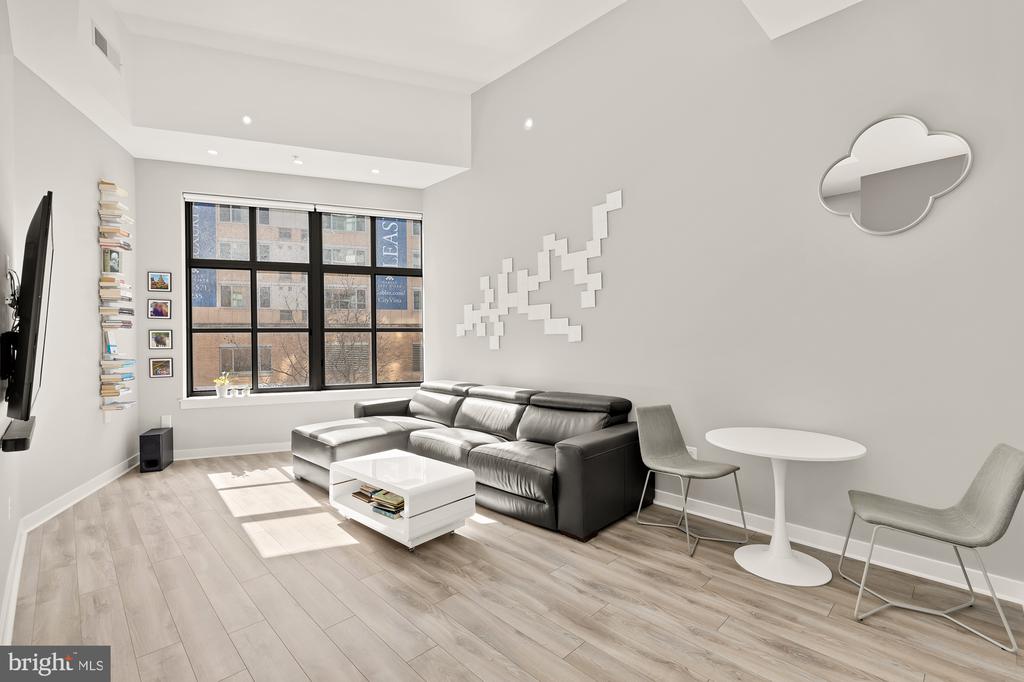 460 New York Ave NW #206