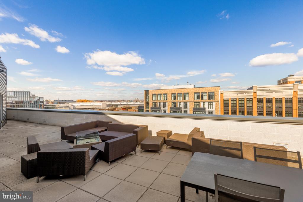 460 New York Ave NW #206