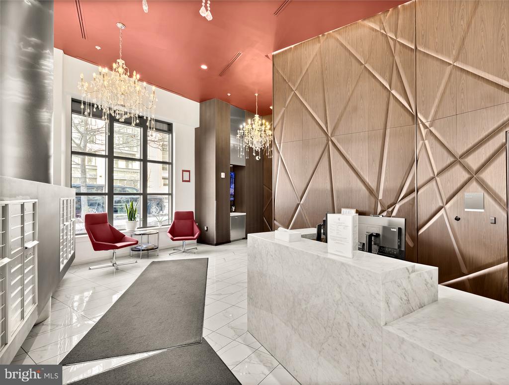 460 New York Ave NW #206