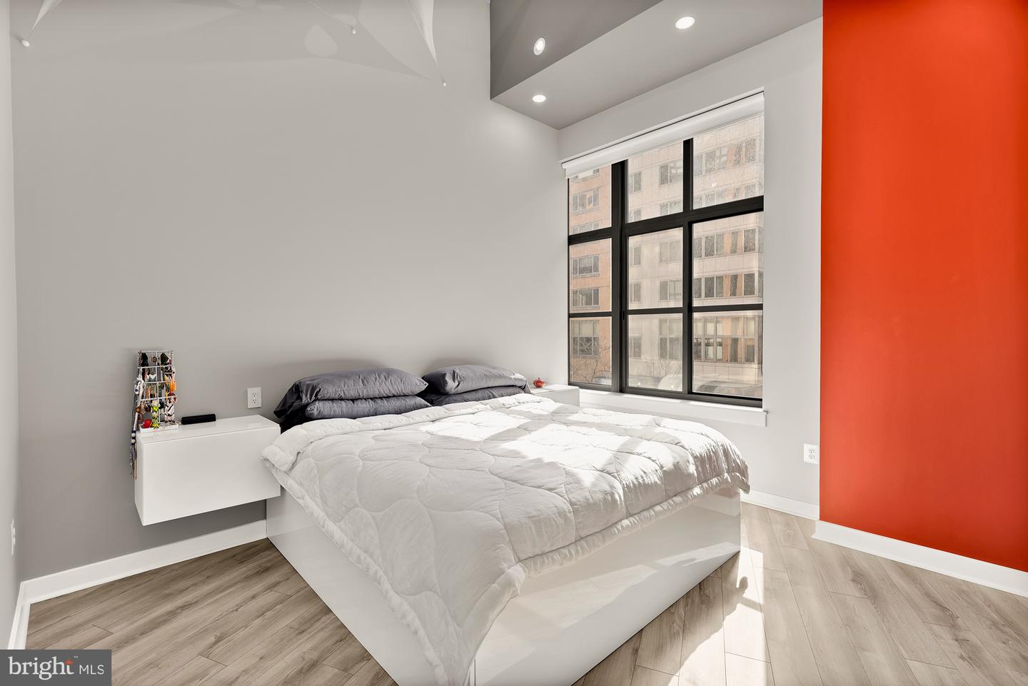 460 New York Ave NW #206