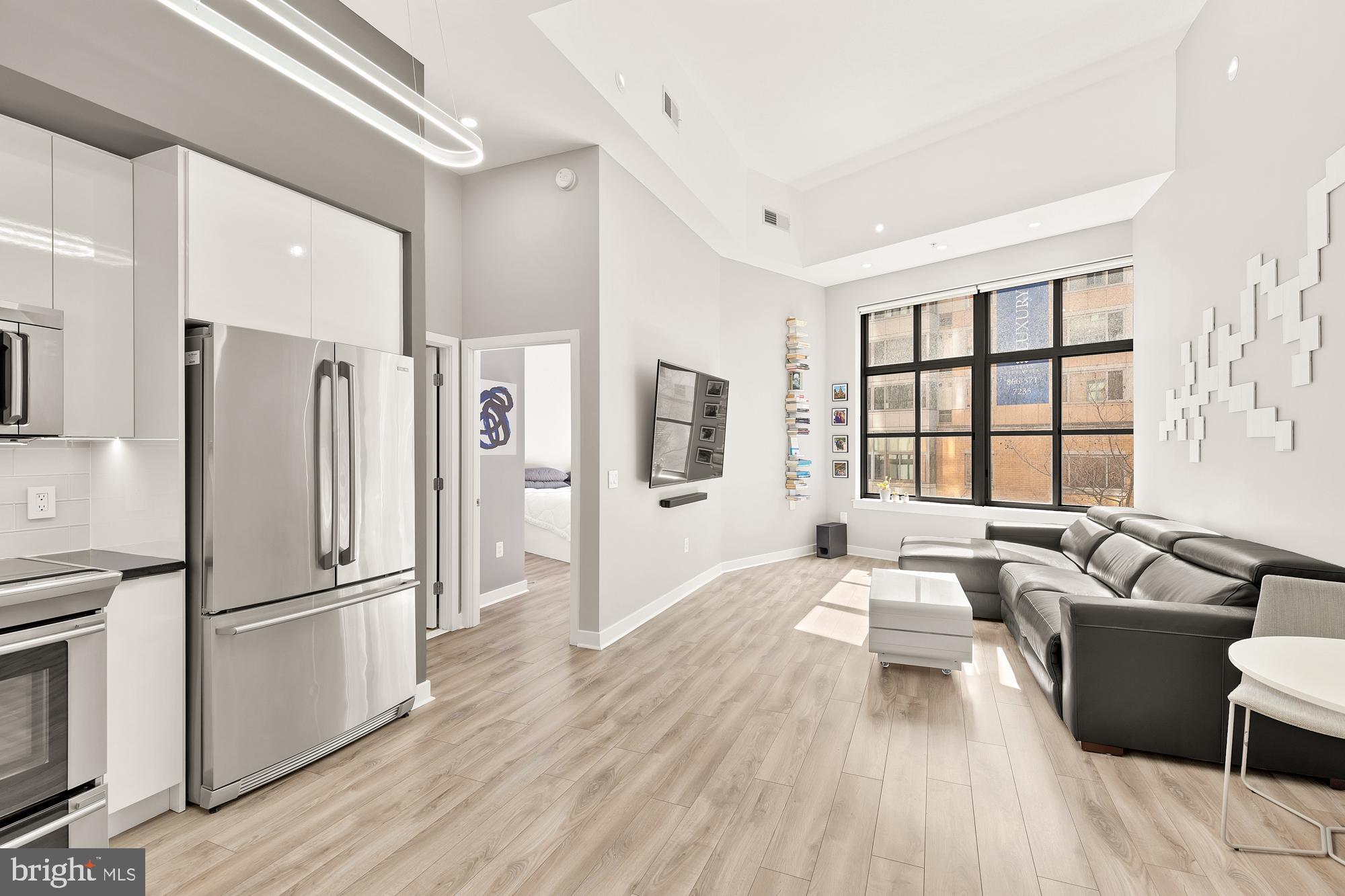 460 New York Ave NW #206