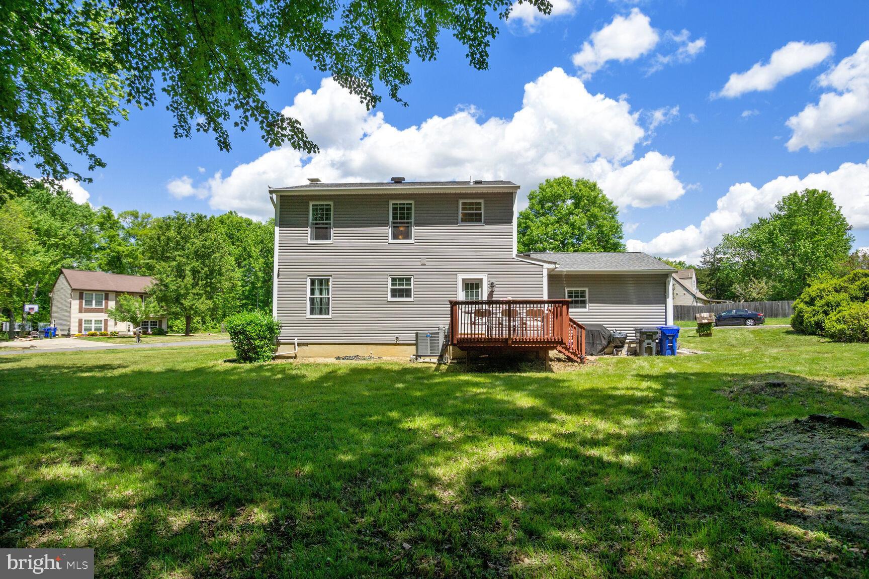 11571 Lantern Ln