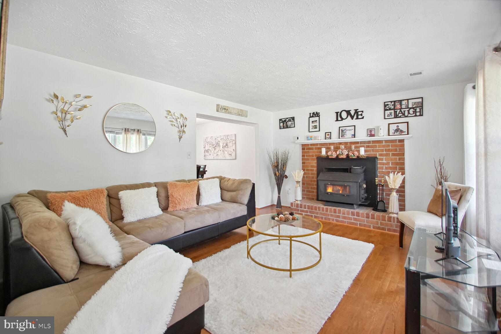 11571 Lantern Ln