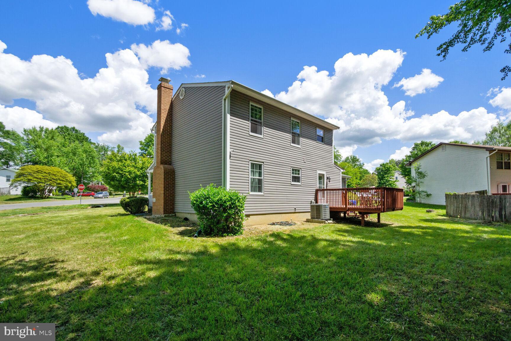 11571 Lantern Ln
