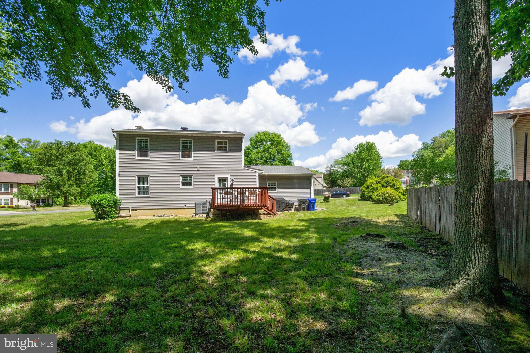 11571 Lantern Ln