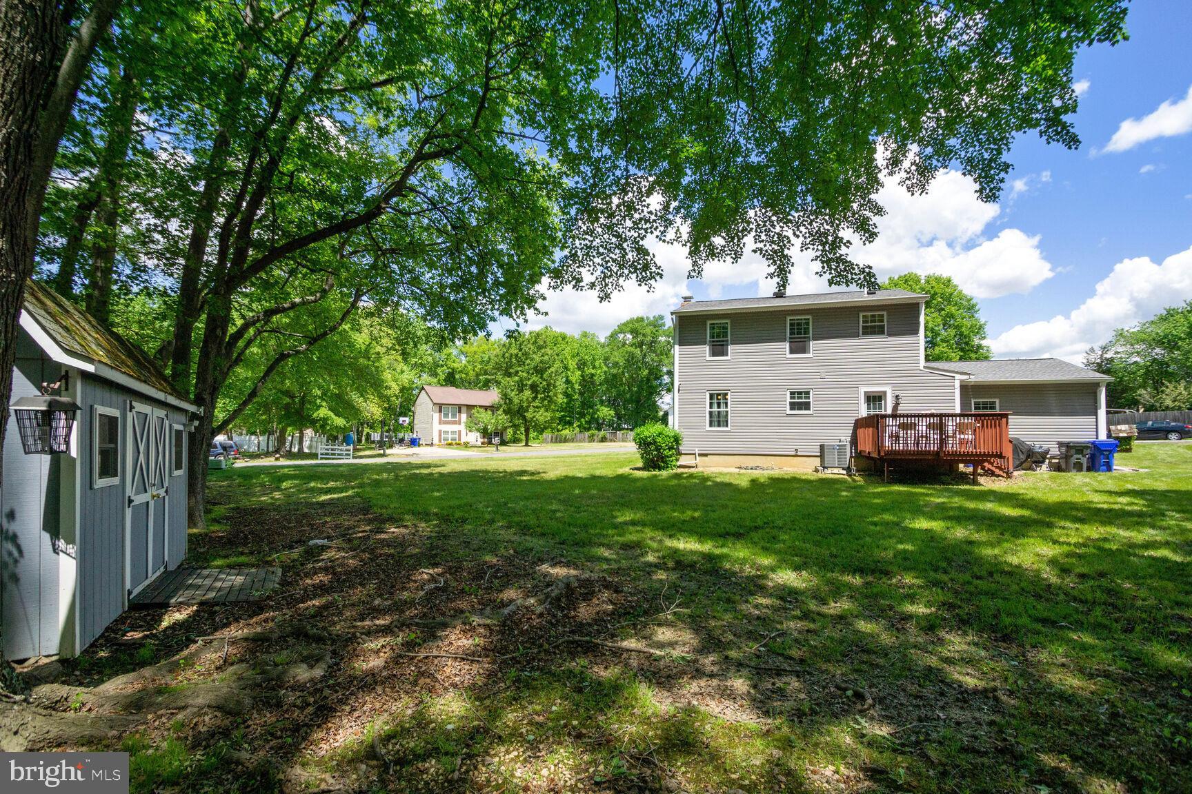 11571 Lantern Ln