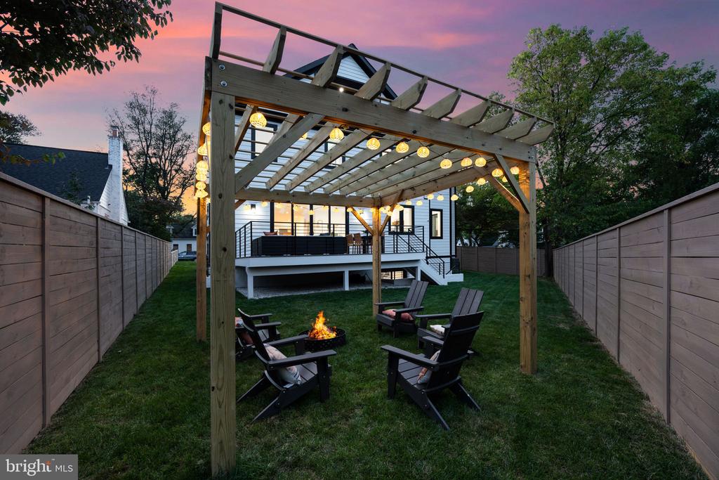 10105 Wildwood Rd