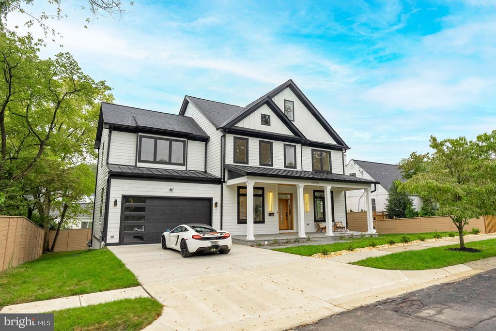 10105 Wildwood Rd