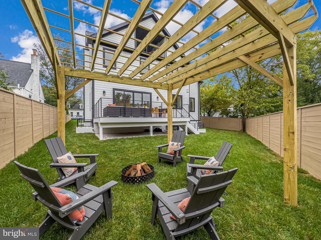 10105 Wildwood Rd
