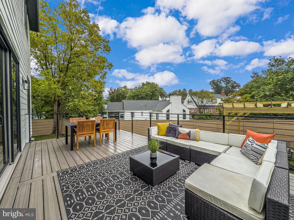 10105 Wildwood Rd