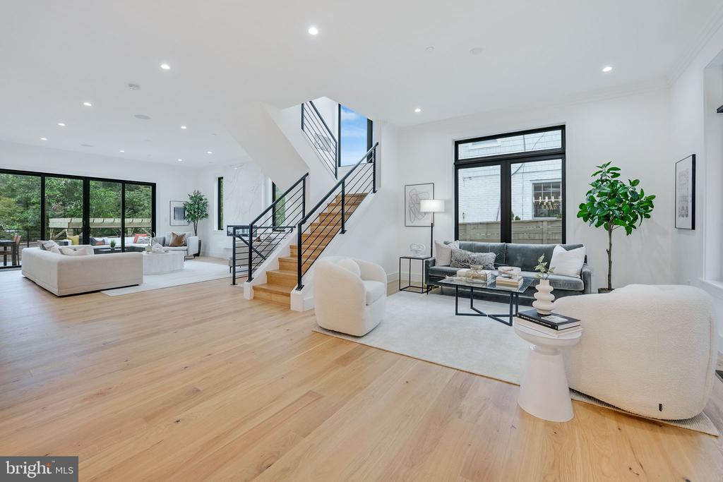 10105 Wildwood Rd