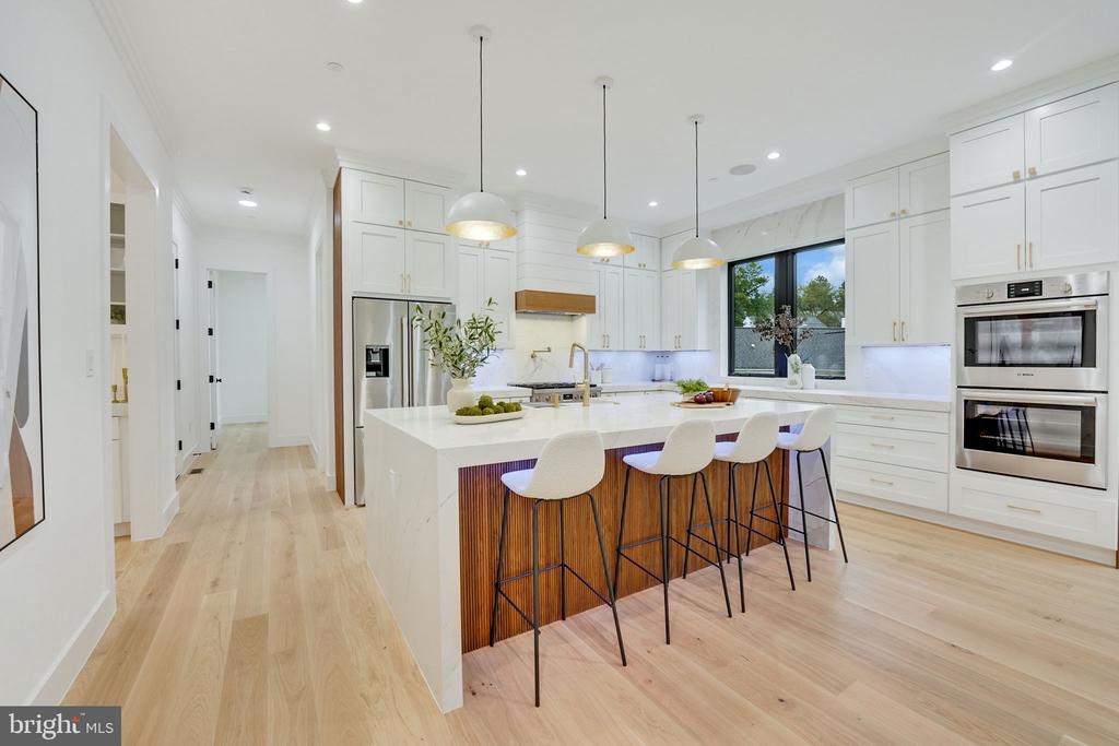 10105 Wildwood Rd