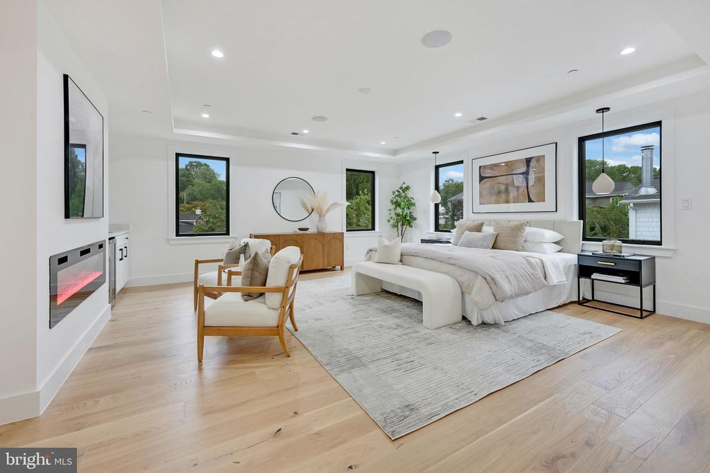 10105 Wildwood Rd