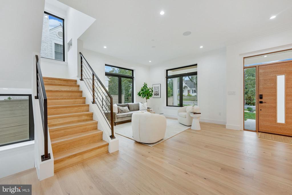10105 Wildwood Rd