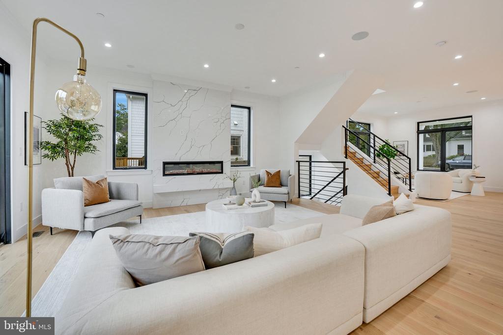 10105 Wildwood Rd