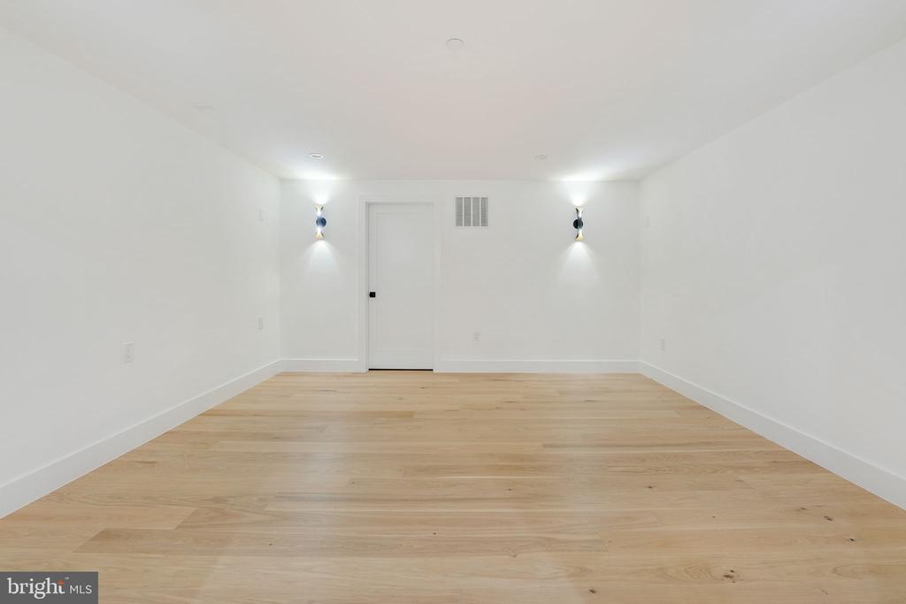 10105 Wildwood Rd