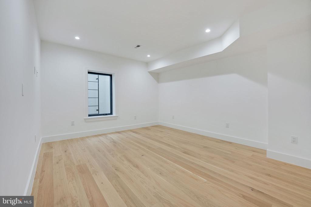 10105 Wildwood Rd