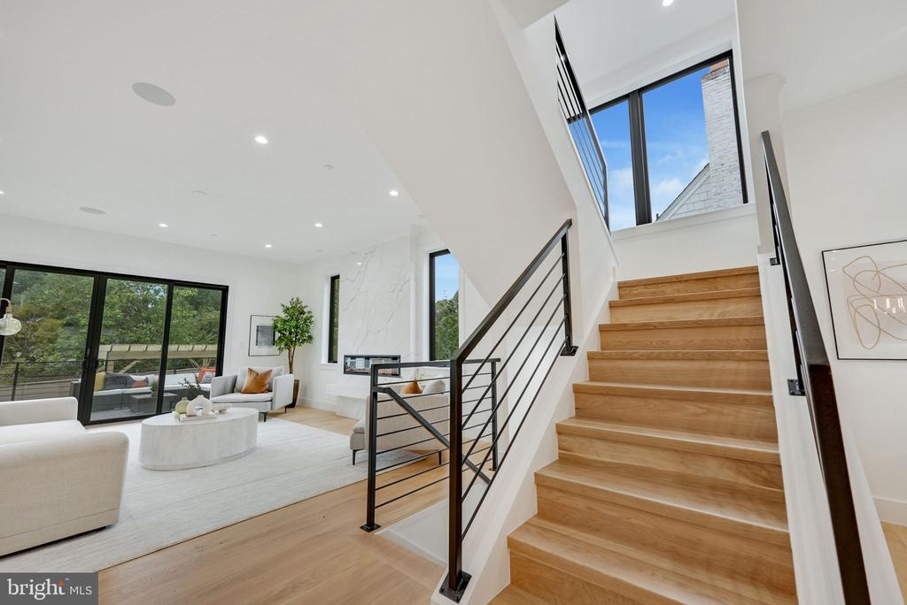 10105 Wildwood Rd
