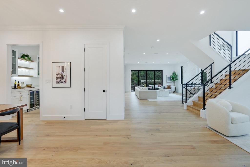 10105 Wildwood Rd