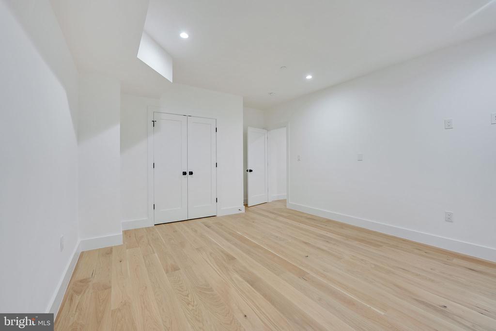 10105 Wildwood Rd