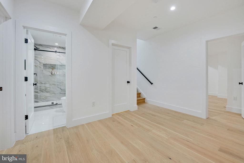 10105 Wildwood Rd