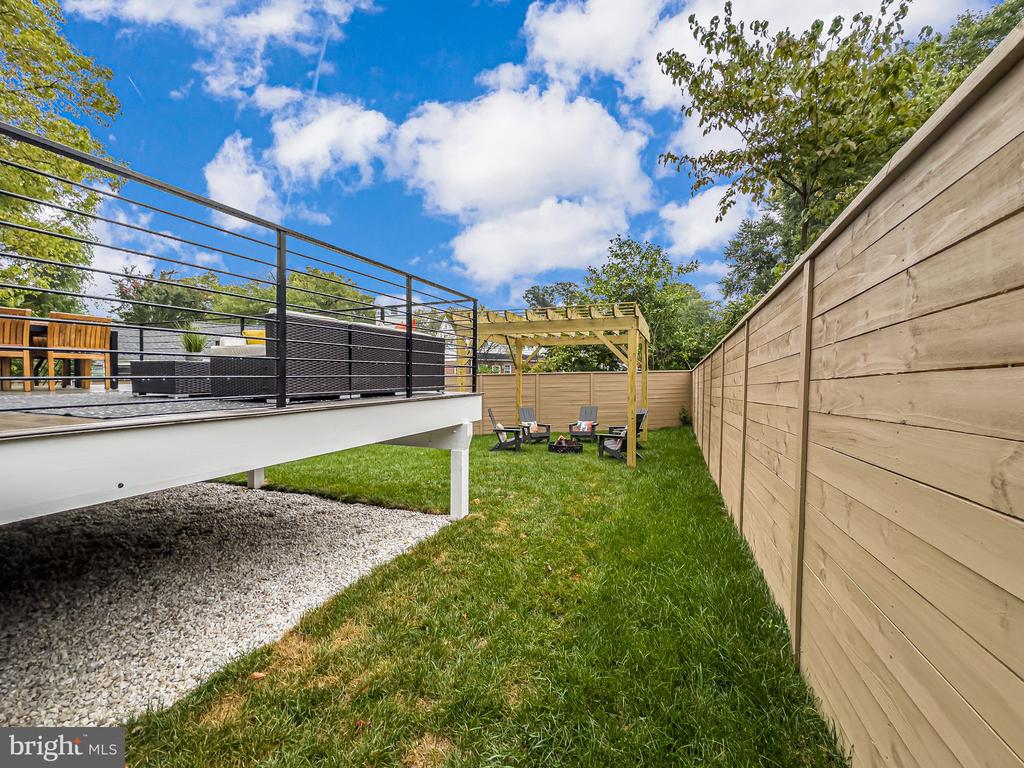 10105 Wildwood Rd