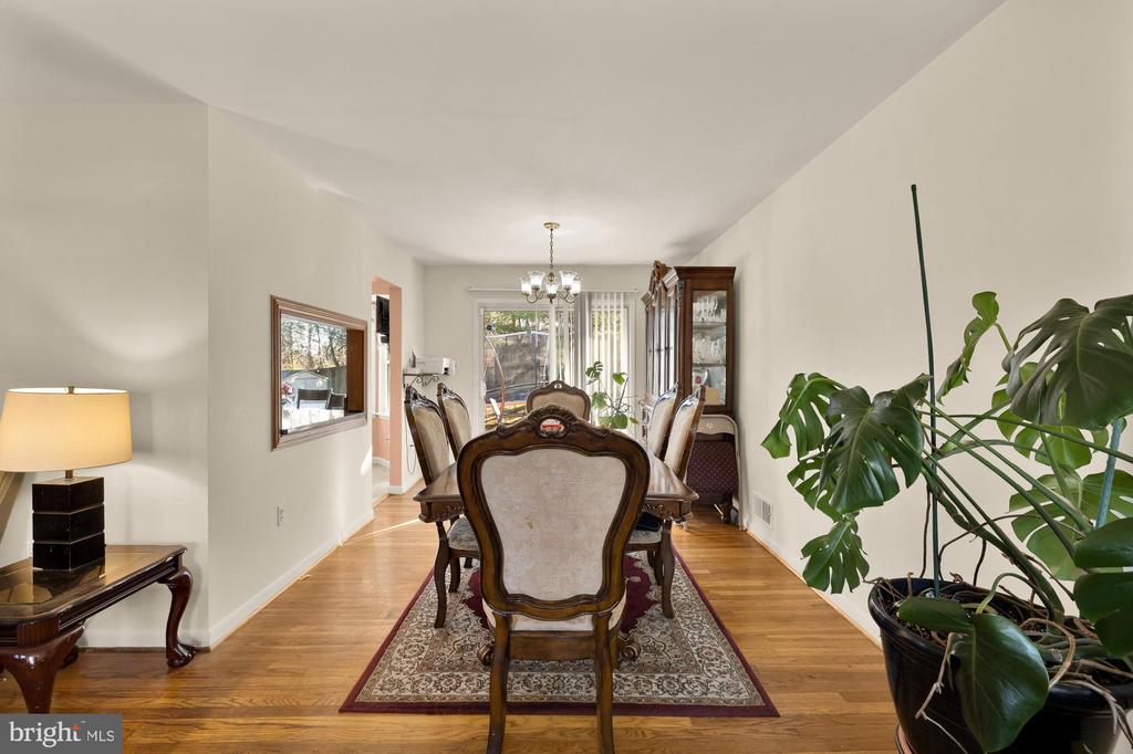 1513 MENLEE DRIVE