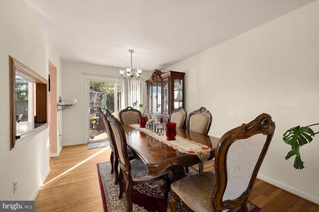 1513 MENLEE DRIVE