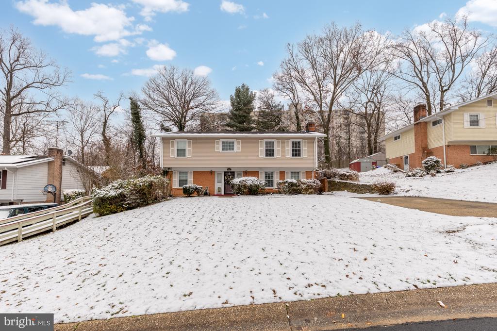 1513 MENLEE DRIVE